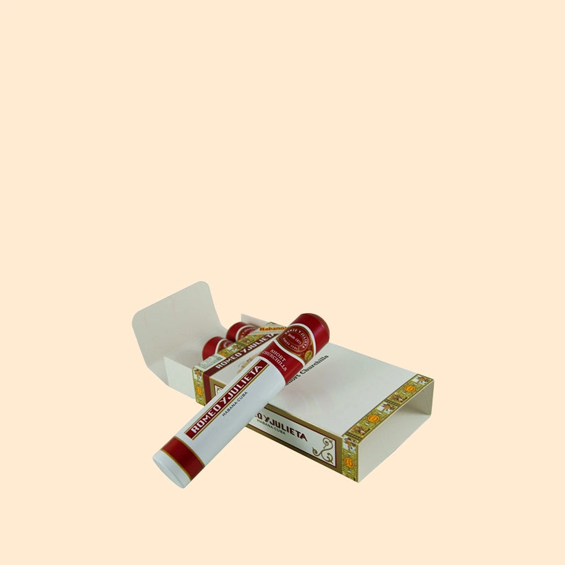 ROMEO Y JULIETA SHORT CHURCHILLS TUBOS